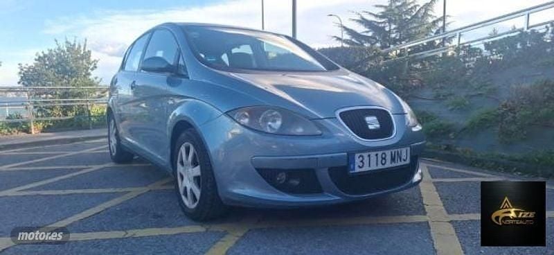 Usado Seat Altea Stylance 105 CV (77 kW) 2005 Gris Monovolumen