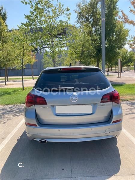 Gris / plata Usado 2012 Opel Astra Excellence Familiar | 6000 € (Precio justo) - Imagen 1/4