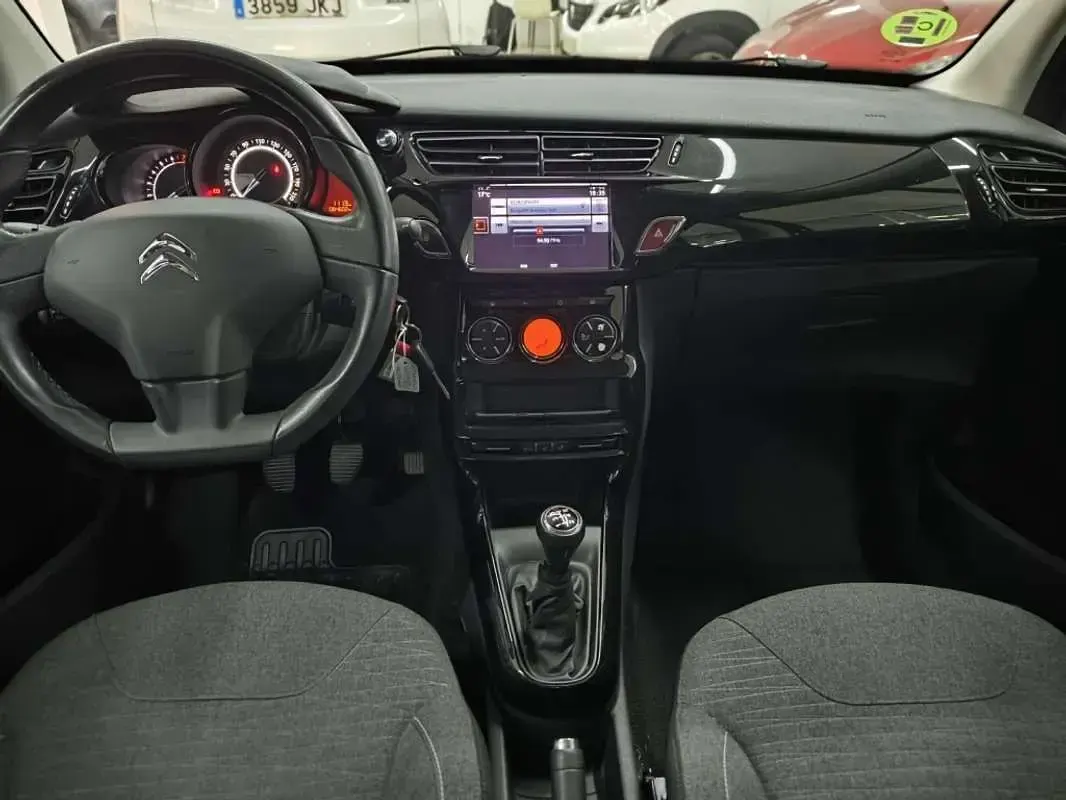 Usado Citroën C3 Feel 82 CV (60 kW) 2015 Negro Utilitario