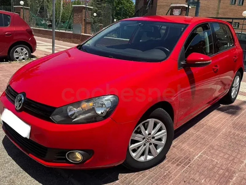 Usado VW Golf VI 105 CV (77 kW) 2011 Rojo Utilitario