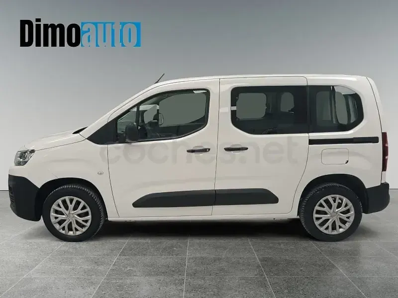 Usado Citroën Berlingo Live 102 CV (75 kW) 2021 Blanco Monovolumen