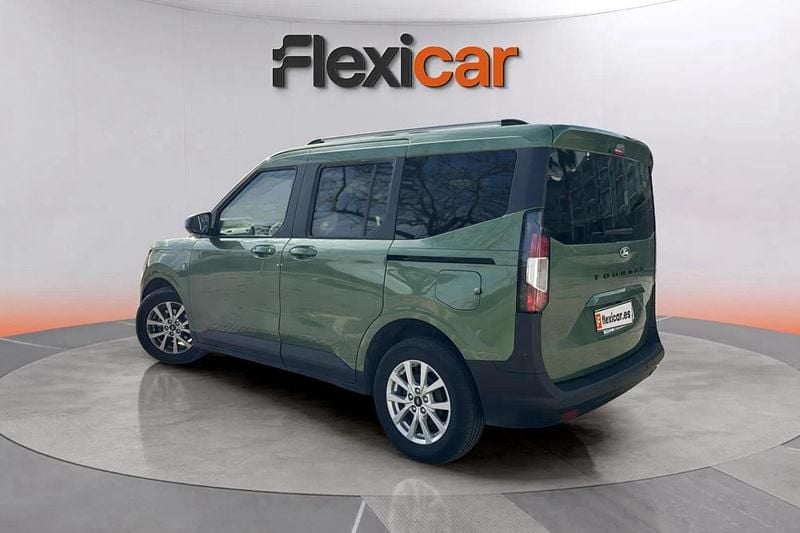 Usado Ford Tourneo Courier Titanium 125 CV (91 kW) 2024 Verde Monovolumen