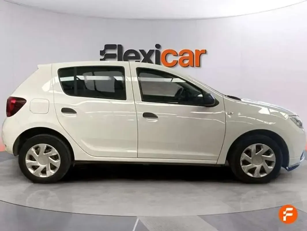 Usado Dacia Sandero Ambiance 75 CV (55 kW) 2018 Blanco Utilitario