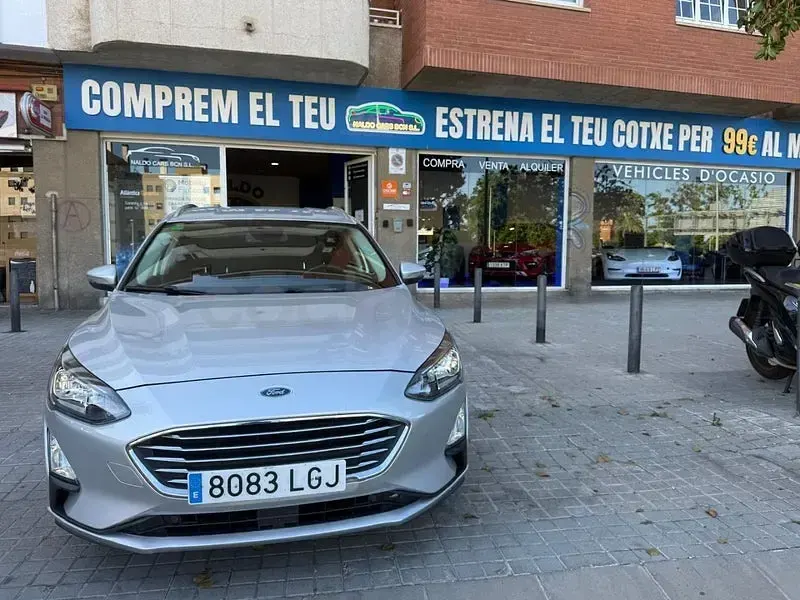 Usado Ford Focus ST-Line 120 CV (88 kW) 2020 Gris / plata Familiar