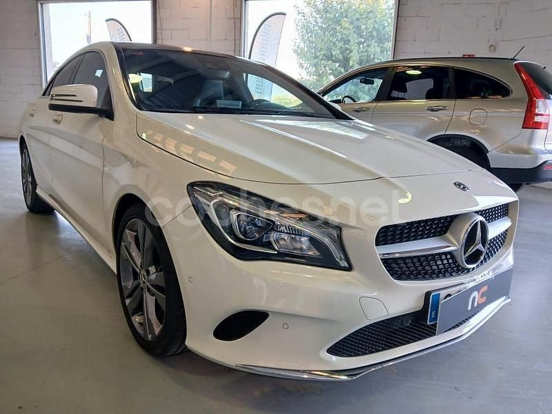 Usado Mercedes CLA200 Shooting Brake 156 CV (114 kW) 2017 Blanco Familiar