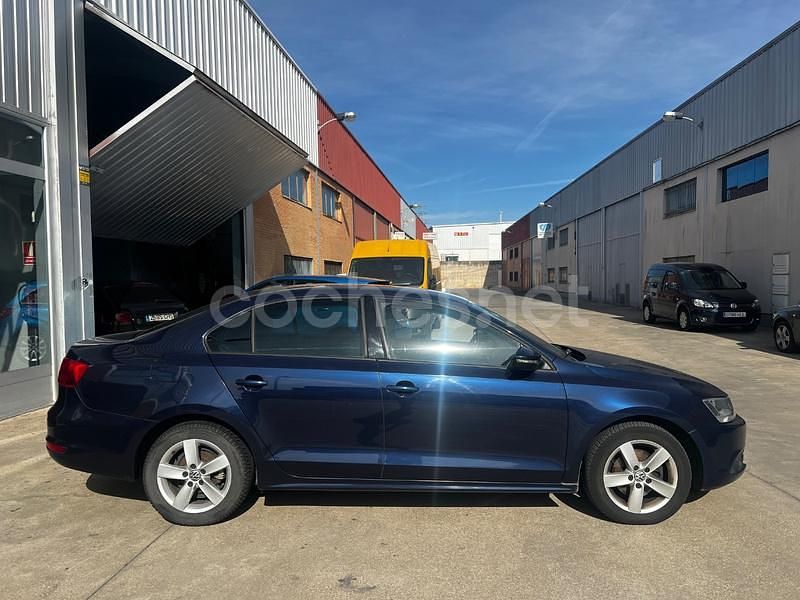 Azul Usado 2013 VW Jetta Advance Berlina | 10.500 € (Un poco caro) - Imagen 1/4