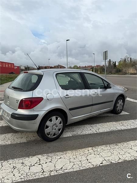 Usado Peugeot 307 110 CV (80 kW) 2003 Gris / plata Berlina