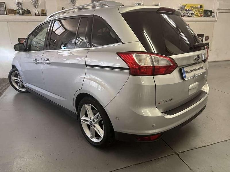 Usado Ford Grand C-Max Titanium 125 CV (91 kW) 2018 Plateado Monovolumen