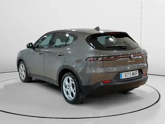 Usado Alfa Romeo Tonale Super 130 CV (95 kW) 2023 Gris SUV