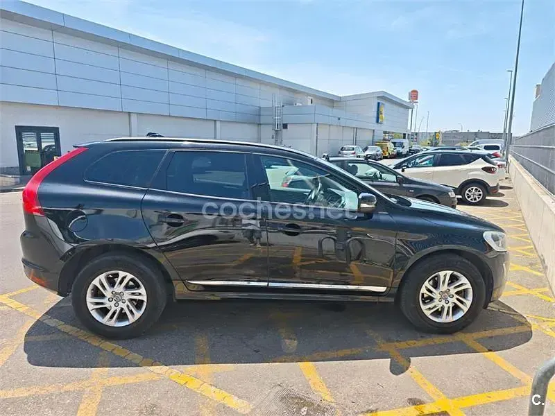 Usado Volvo XC60 Momentum 150 CV (110 kW) 2017 Negro SUV