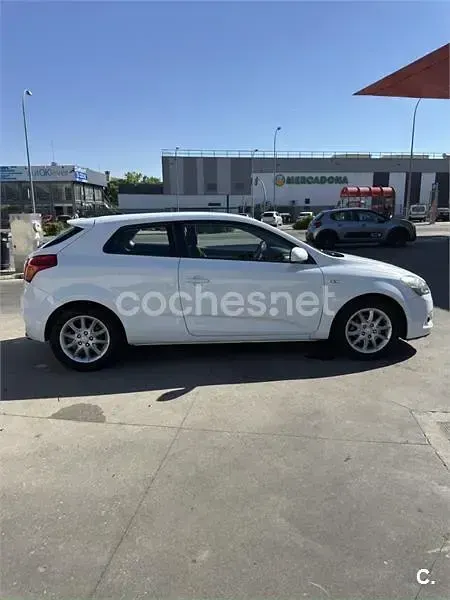 Usado Kia ProCeed Active 115 CV (84 kW) 2009 Blanco Utilitario