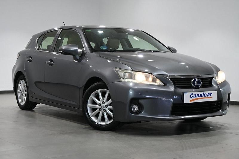 Usado Lexus CT200h 136 CV (100 kW) 2012 Gris Berlina