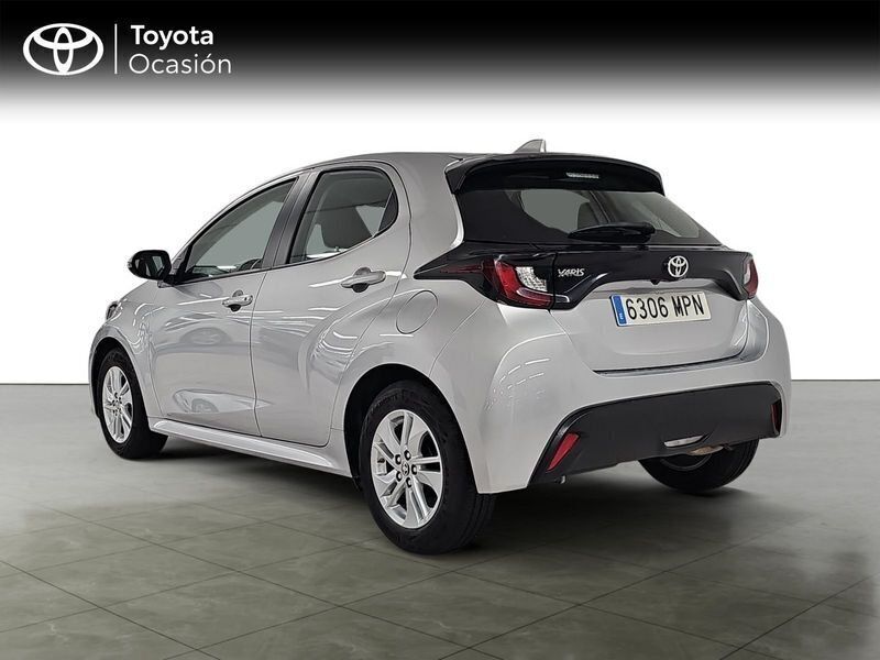 Usado Toyota Yaris Edition 125 CV (91 kW) 2024 Gris Berlina
