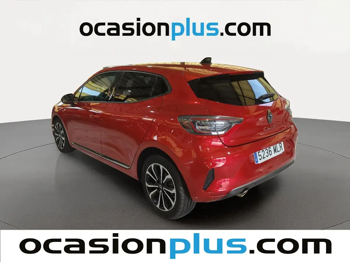 Usado Renault Clio Techno 91 CV (66 kW) 2023 Rojo Utilitario
