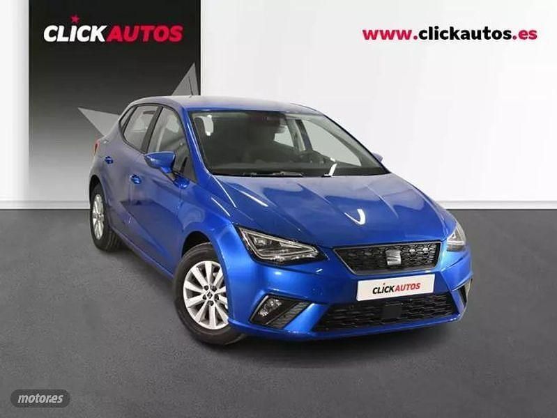 Usado Seat Ibiza Style 95 CV (69 kW) 2025 Azul Berlina