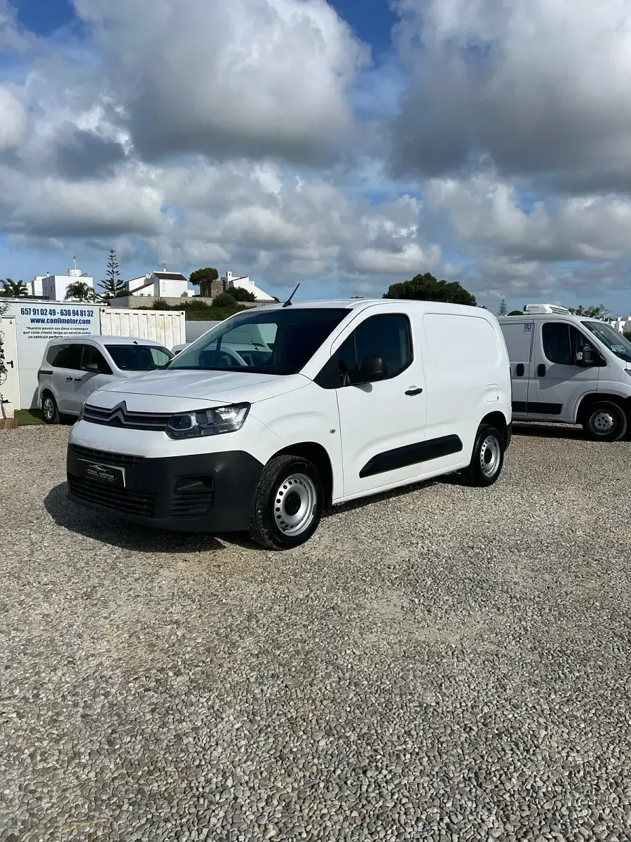 Usado Citroën Berlingo 76 CV (55 kW) 2019 Blanco Monovolumen