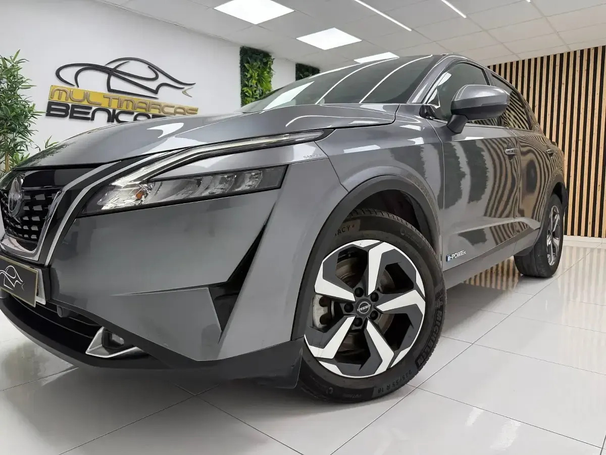 Usado Nissan Qashqai Acenta 190 CV (139 kW) 2024 Gris SUV