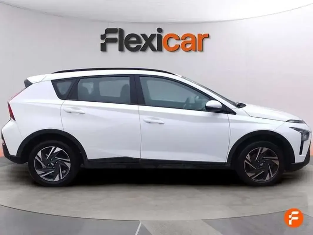 Usado Hyundai Bayon 101 CV (74 kW) 2023 Blanco SUV
