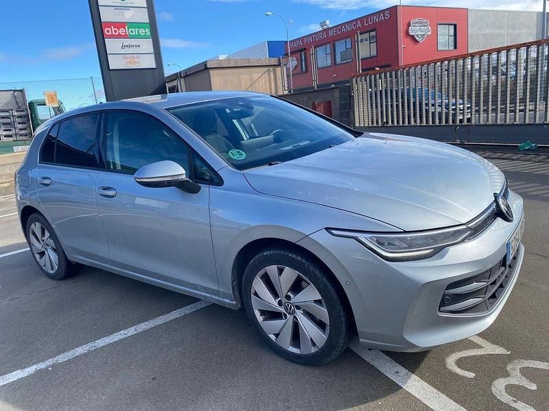 Usado VW Golf VIII 115 CV (84 kW) 2025 Gris Berlina