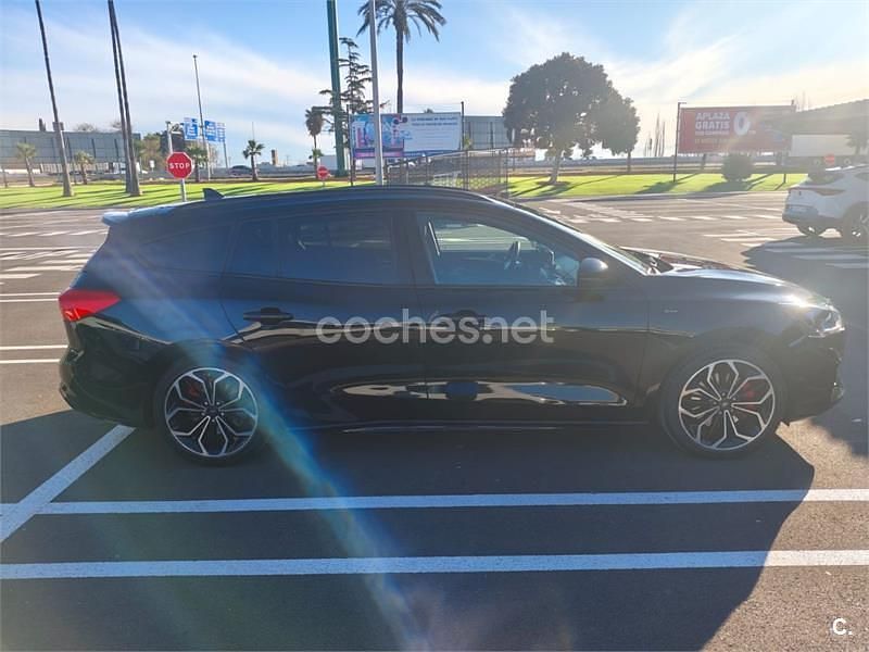 Usado Ford Focus ST-Line X 125 CV (91 kW) 2020 Negro Familiar