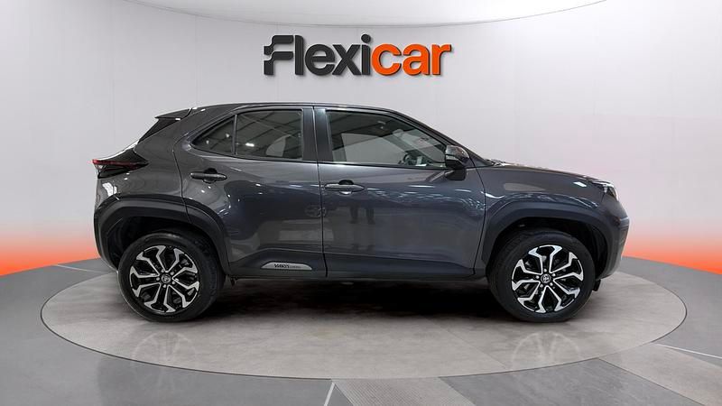 Usado Toyota Yaris Hybrid Active 116 CV (85 kW) 2024 Gris