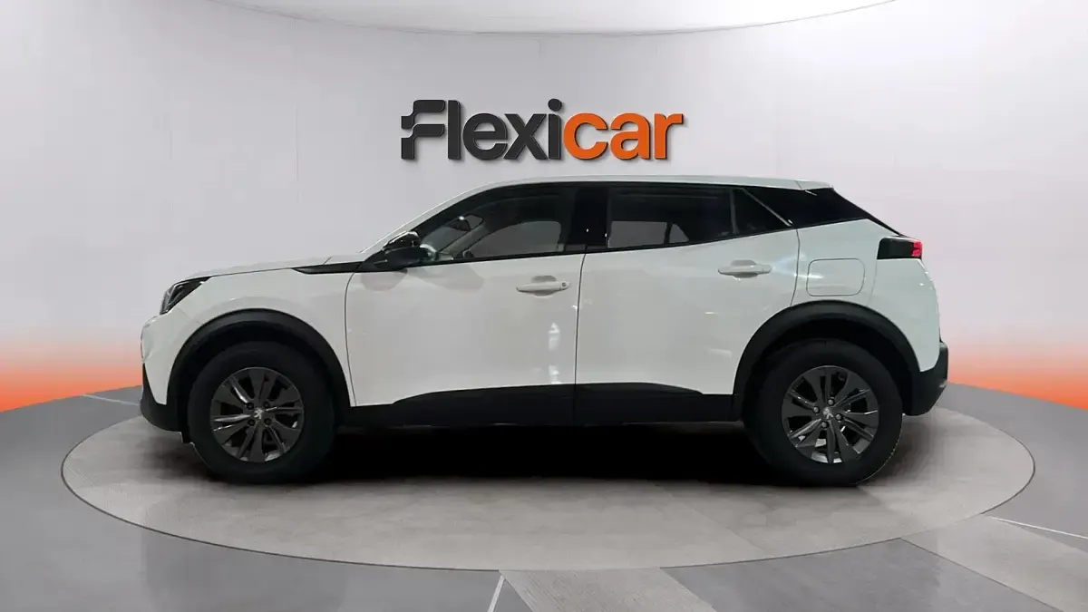 Usado Peugeot 2008 Active 110 CV (80 kW) 2022 Blanco SUV
