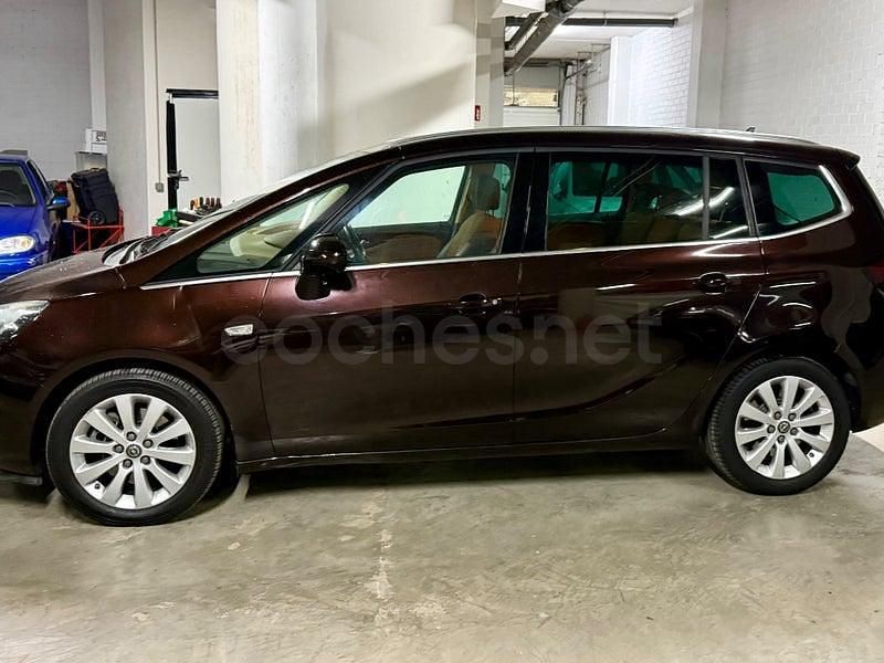 Usado Opel Zafira Tourer Excellence 165 CV (121 kW) 2014 Marrón Monovolumen