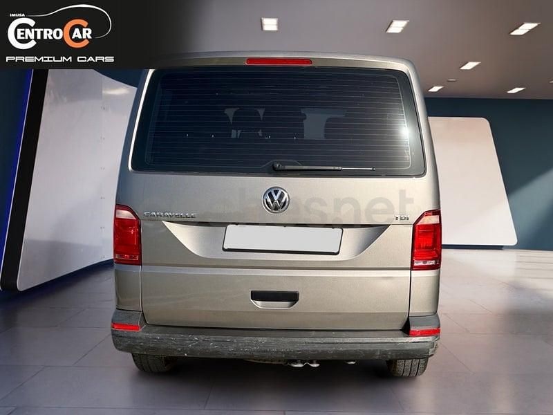Usado VW Caravelle Trendline 102 CV (75 kW) 2017 Beige Monovolumen