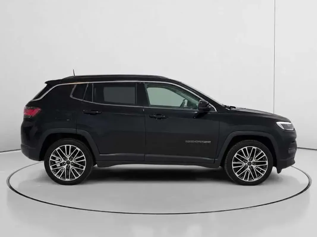 Usado Jeep Compass Limited 131 CV (96 kW) 2022 Negro SUV