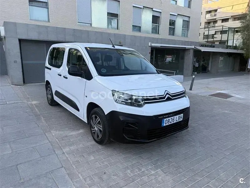 Usado Citroën Berlingo Feel 100 CV (73 kW) 2020 Blanco Monovolumen