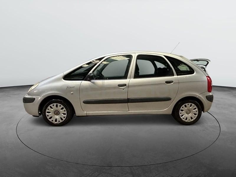 Usado Citroën Xsara Picasso 110 CV (80 kW) 2006 Gris / plata Monovolumen