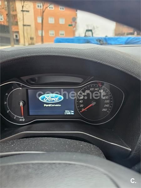 Usado Ford Mondeo Titanium 140 CV (102 kW) 2013 Negro Familiar