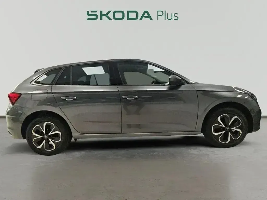 Nuevo Skoda Scala Selection 115 CV (84 kW) 2025 Gris Utilitario