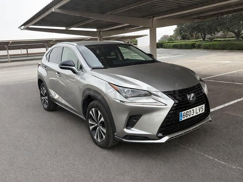 Usado Lexus NX300h 197 CV (144 kW) 2022 Gris / plata SUV