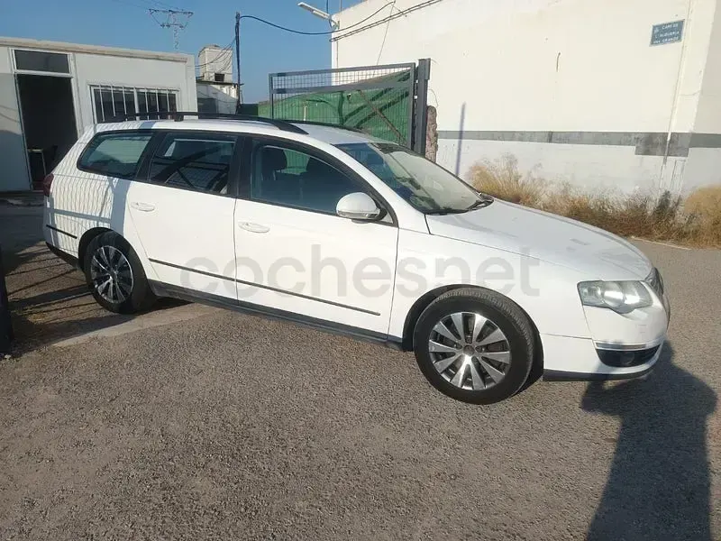Usado VW Passat Highline 140 CV (102 kW) 2010 Blanco Familiar