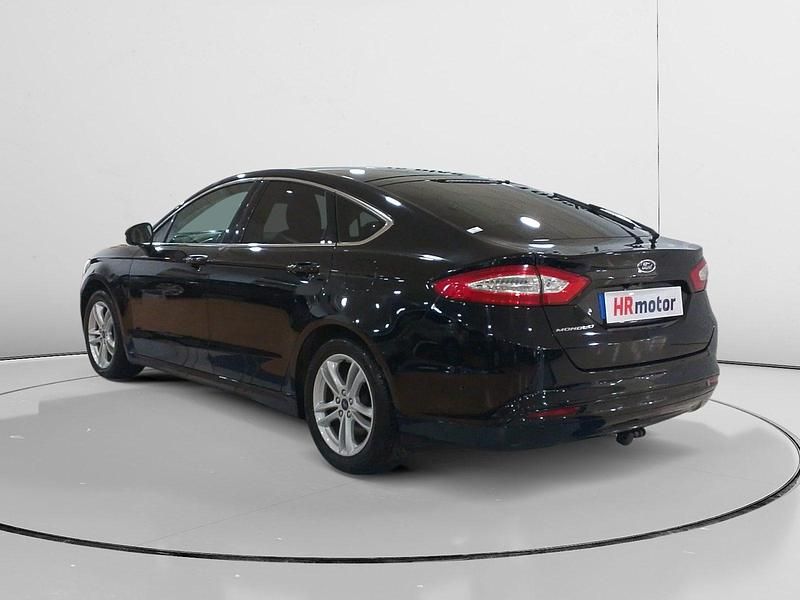 Usado Ford Mondeo Titanium 151 CV (111 kW) 2018 Negro Berlina