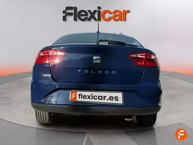 Usado Seat Toledo Style 115 CV (84 kW) 2018 Azul Utilitario