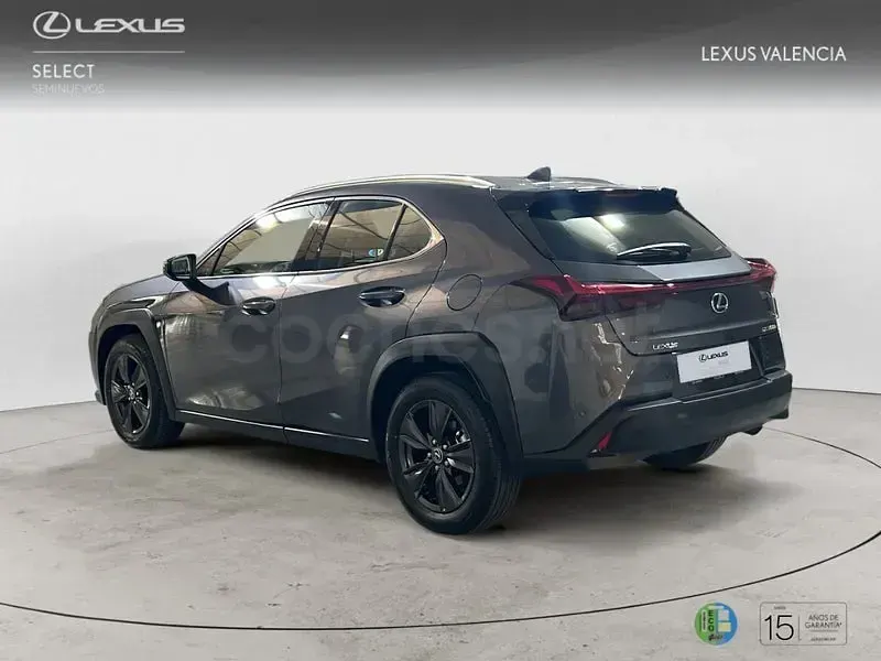 Usado Lexus UX 199 CV (146 kW) 2026 Gris / plata SUV