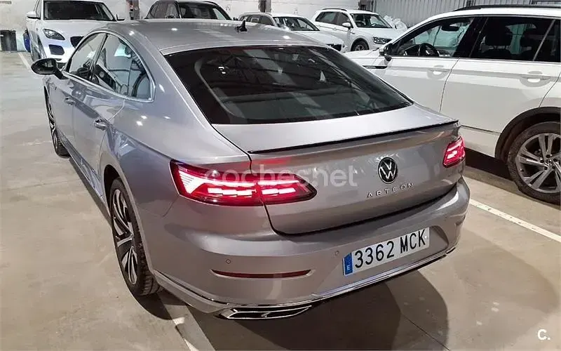 Usado VW Arteon R-line 150 CV (110 kW) 2022 Gris / plata Berlina