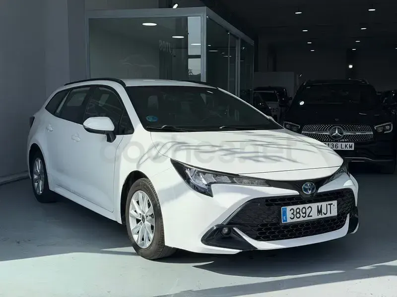 Usado Toyota Corolla Active 140 CV (102 kW) 2023 Blanco Familiar