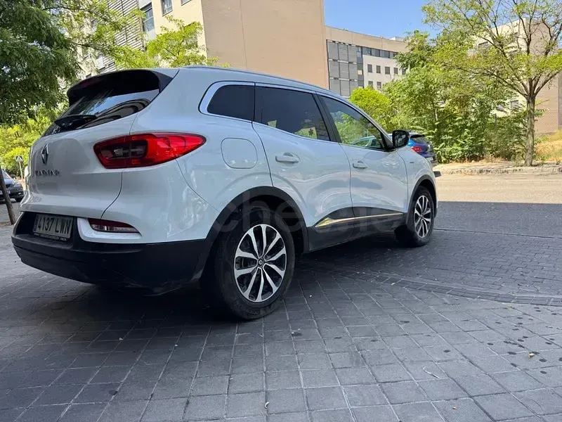 Usado Renault Kadjar LIMITED 115 CV (84 kW) 2022 Blanco SUV