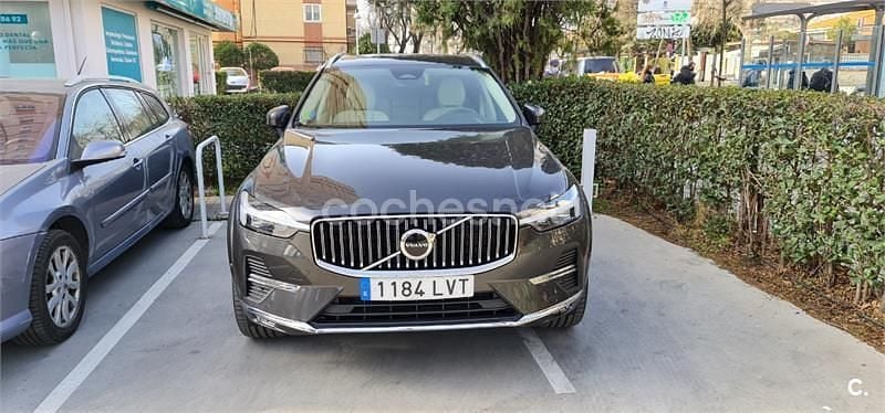 Gris / plata Usado 2021 Volvo XC60 Inscription SUV | 39.000 € (Un poco caro) - Imagen 1/4