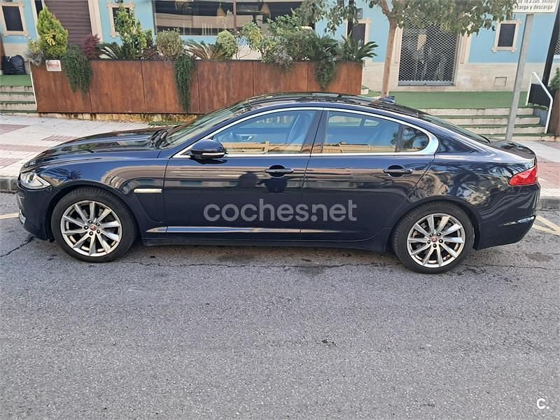 Usado Jaguar XF Premium Luxury 200 CV (147 kW) 2015 Azul Berlina