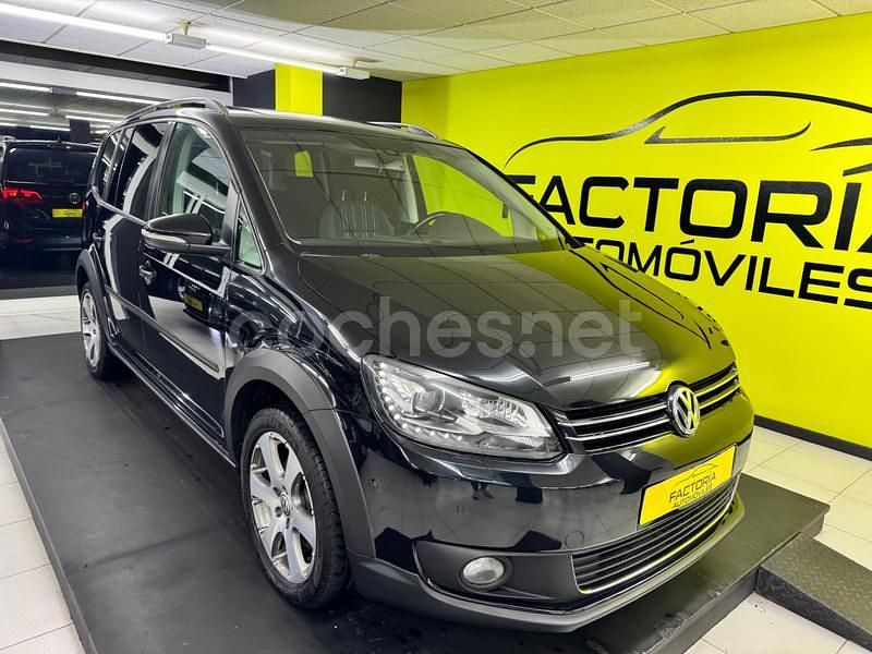 Usado VW Touran Sportline 177 CV (130 kW) 2014 Negro Monovolumen
