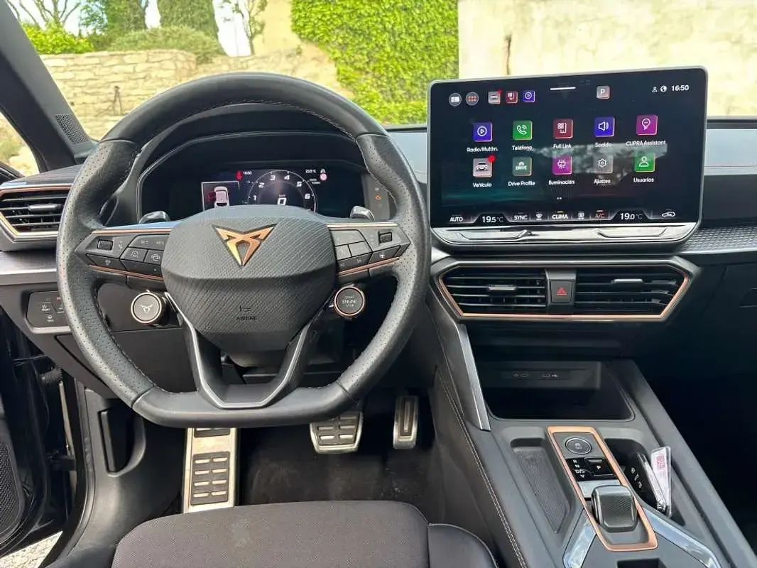 Usado Cupra Leon 150 CV (110 kW) 2025 Negro Utilitario
