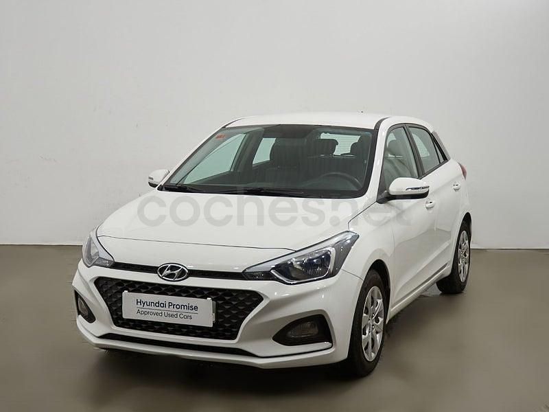 Usado Hyundai i20 100 CV (73 kW) 2019 Blanco Berlina