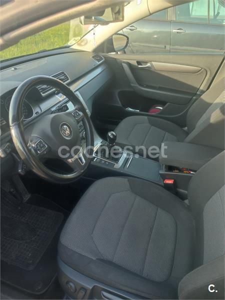 Gris / plata Usado 2013 VW Passat Advance Berlina | 10.500 € (Precio justo) - Imagen 1/4
