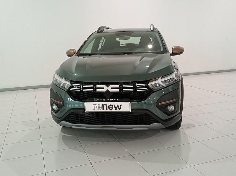 Usado Dacia Sandero Extreme 100 CV (73 kW) 2025 Verde Berlina