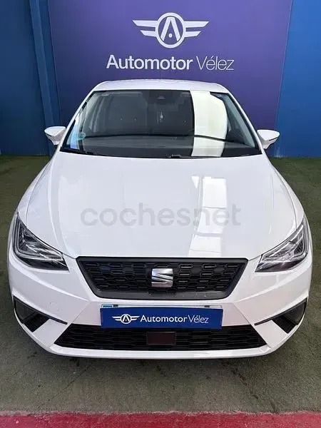 Usado Seat Ibiza Style Plus 110 CV (80 kW) 2022 Blanco Utilitario