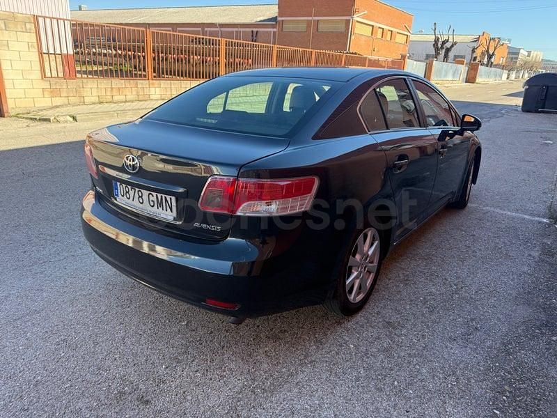 Usado Toyota Avensis Sol 129 CV (94 kW) 2009 Negro Berlina